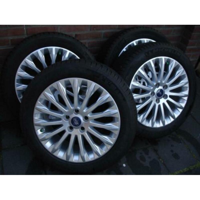 17 inch ORIGINELE FORD velgen met zomer banden 5x108