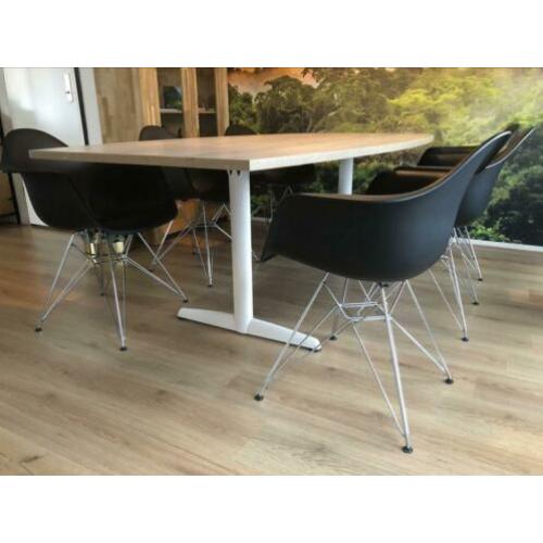 Eettafel met 6 kuip stoelen