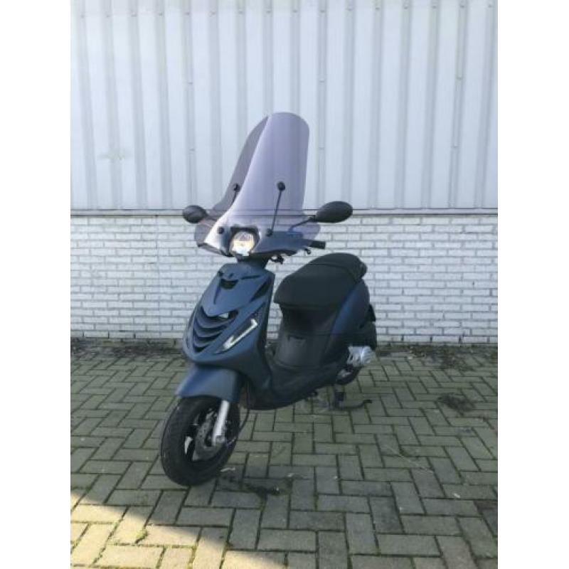 Piaggio zip 2019 4-takt snor