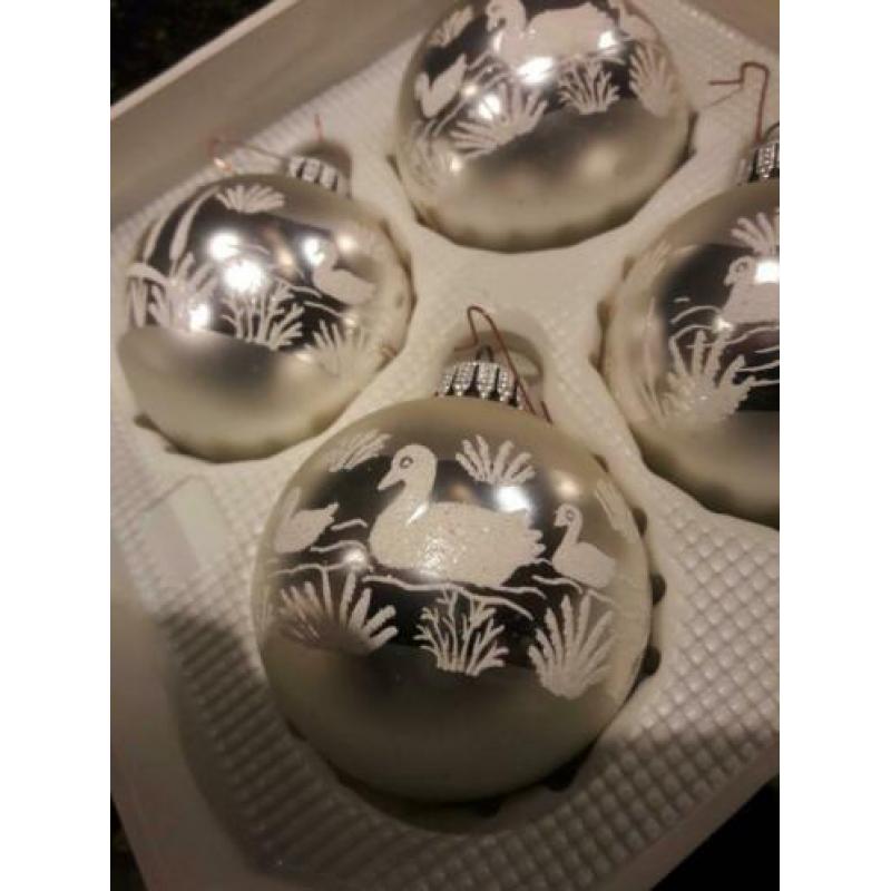 Oude brocante kerstballen kerstboom