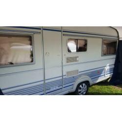 Igst tec travelking 470 met complete inboedel! enkele bedden