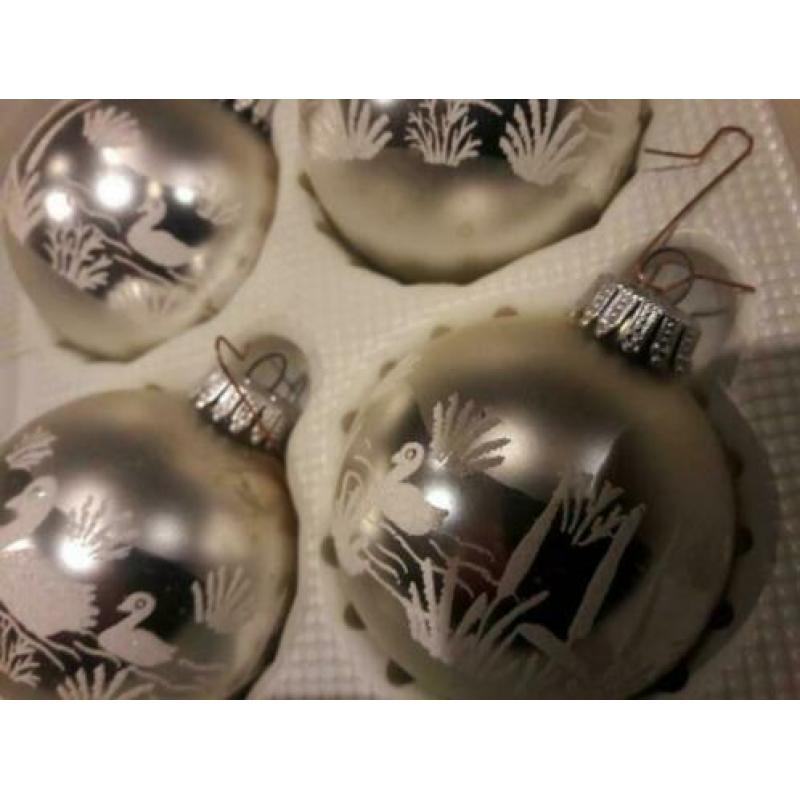Oude brocante kerstballen kerstboom