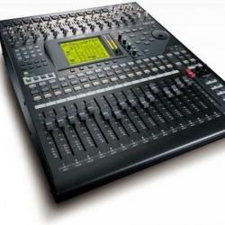 Yamaha 01V96 digitale PA-mixer Mengtafel 01v