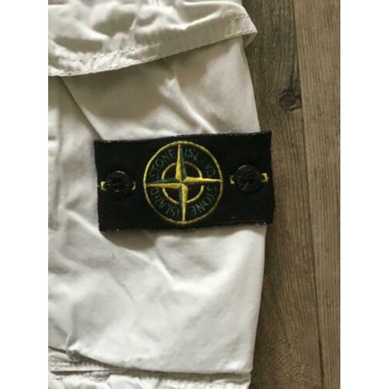 Stone Island korte broek, maat 32 Z.G.A.N.