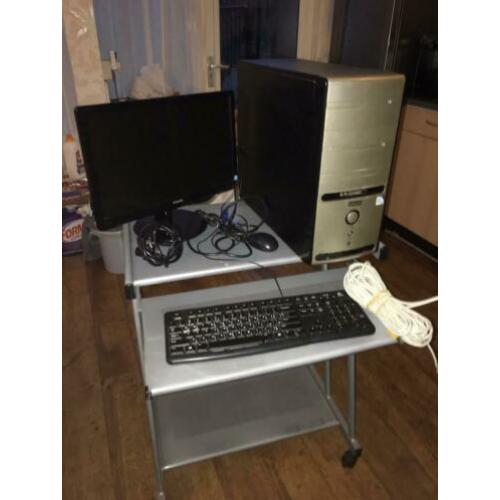 Pc compleet met tafel