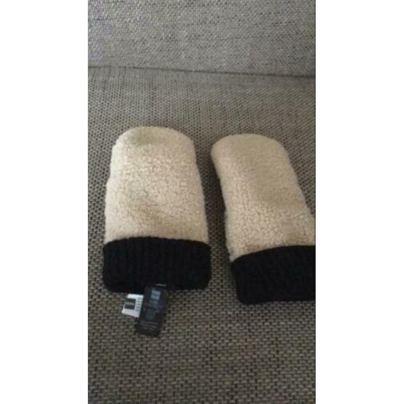 Lammy coat handschoenen Hema