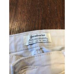 Beige push-up broek van Stradivarius maat 42