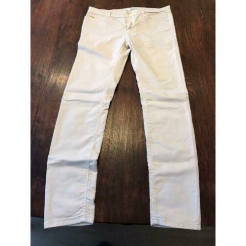 Beige push-up broek van Stradivarius maat 42