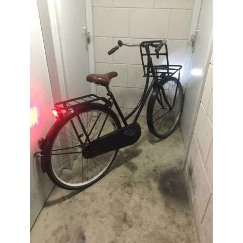 dames/omafiets met terugtraprem in goede staat te koop.