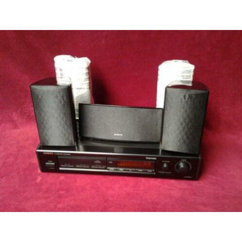 Onkyo surround versterker met sattelieten.