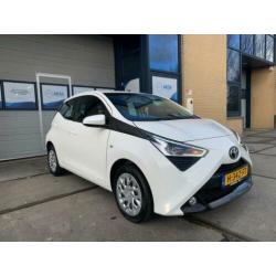 Toyota Aygo 1.0 VVT-i x-play Automaat | Led | *4005 km* | Ga