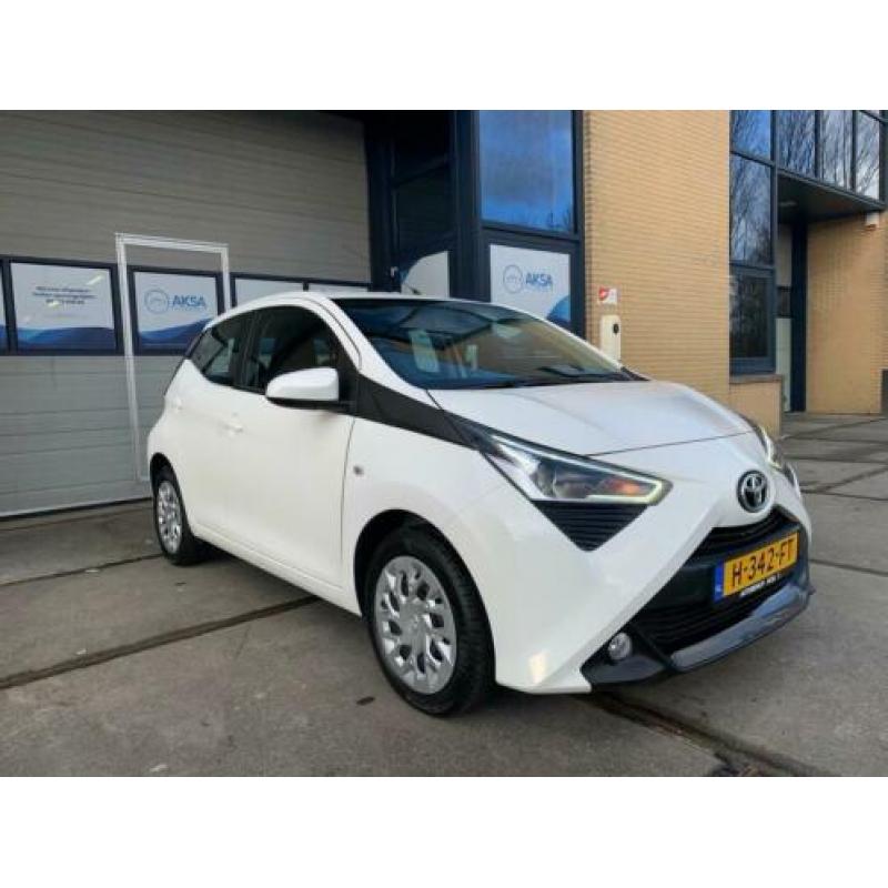 Toyota Aygo 1.0 VVT-i x-play Automaat | Led | *4005 km* | Ga