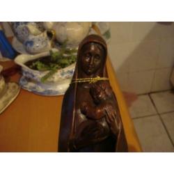 prachtige maria gemaakt van bruine kaarsen wax
