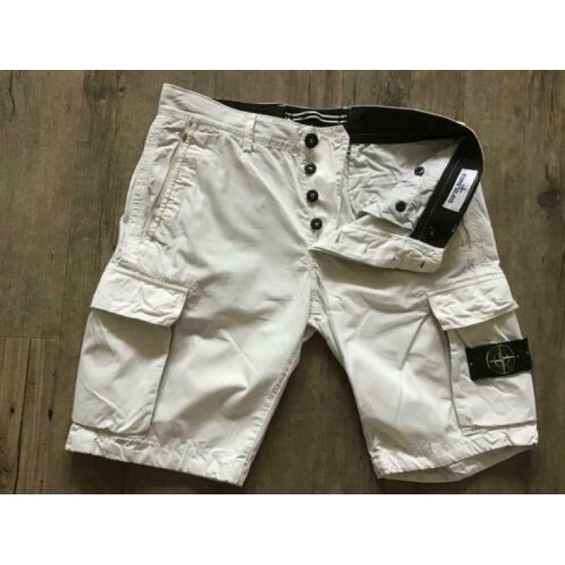 Stone Island korte broek, maat 32 Z.G.A.N.