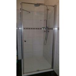 Douchecabine €200 & ligbad yetstream €400 prijs bespreekbaar