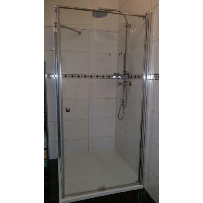 Douchecabine €200 & ligbad yetstream €400 prijs bespreekbaar