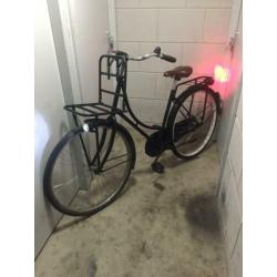dames/omafiets met terugtraprem in goede staat te koop.