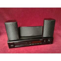 Onkyo surround versterker met sattelieten.