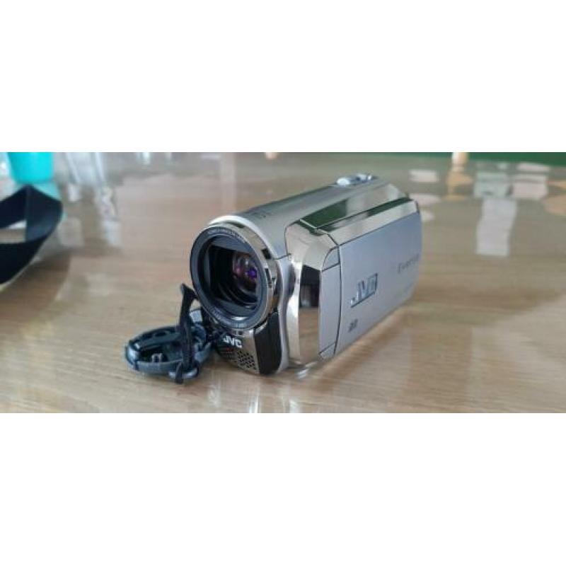 JVC Everio camcorder met tas.