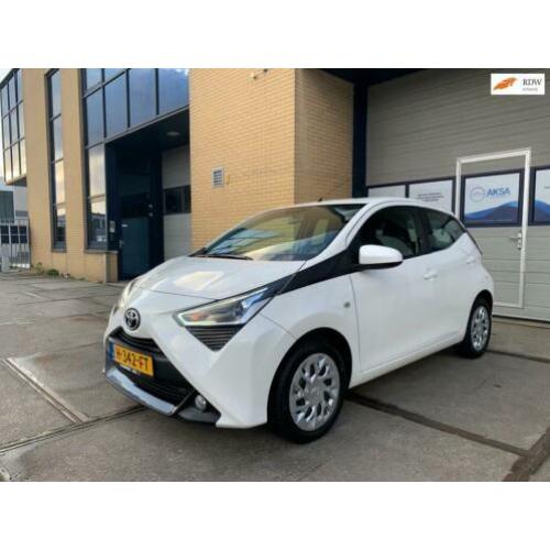 Toyota Aygo 1.0 VVT-i x-play Automaat | Led | *4005 km* | Ga