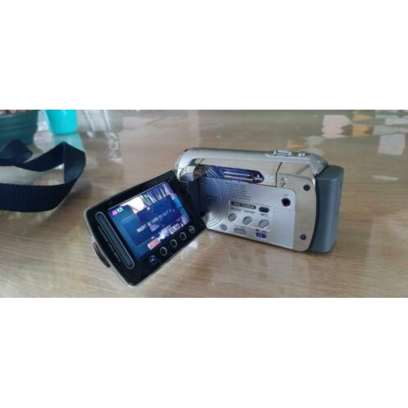 JVC Everio camcorder met tas.