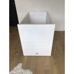 Babykamer ledikant en commode Bopita Camille wit
