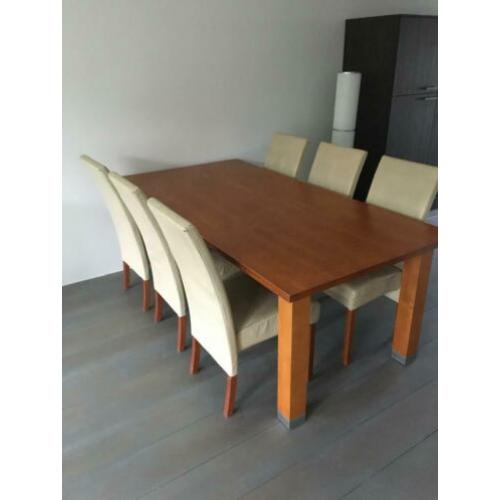 Tafel 200 cm x 100 cm x 75 cm van massief mahoniehout.