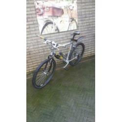 Batavus B1 cyber mountainbike atb mtb in nieuwstaat