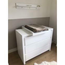 Babykamer ledikant en commode Bopita Camille wit