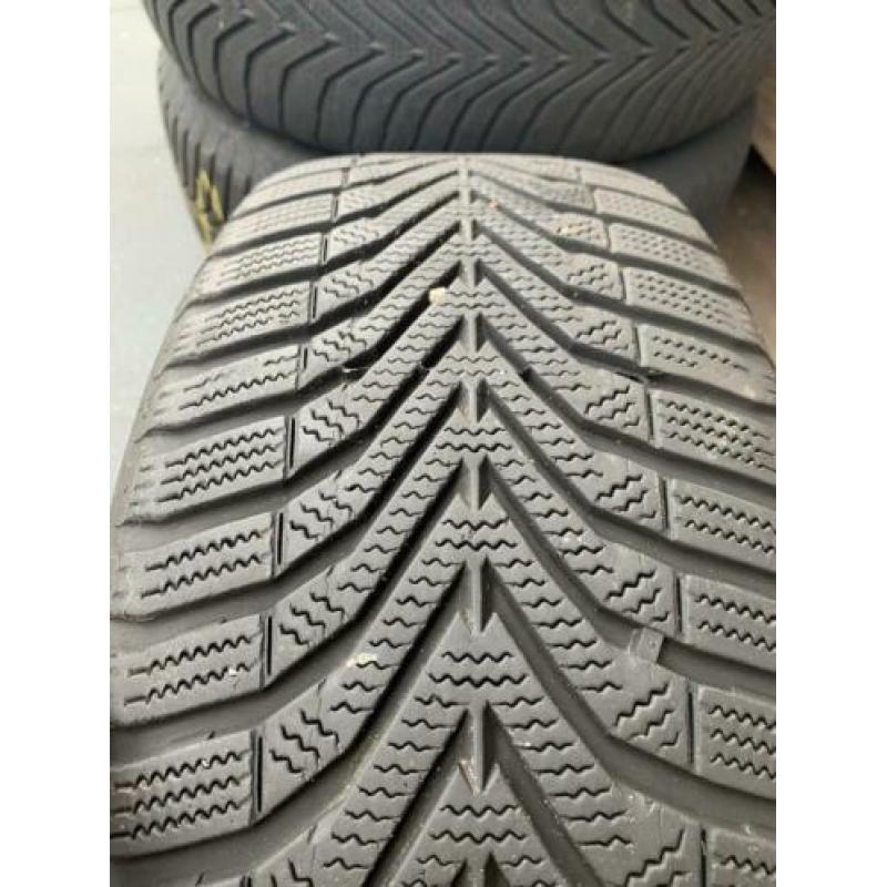 Originele BMW 16” lichtmetalen velgen incl. 4 winterbanden