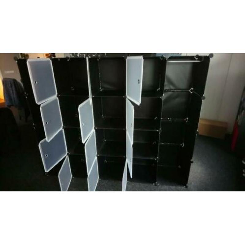 Modulaire kast met 14 compartimenten zwart en wit