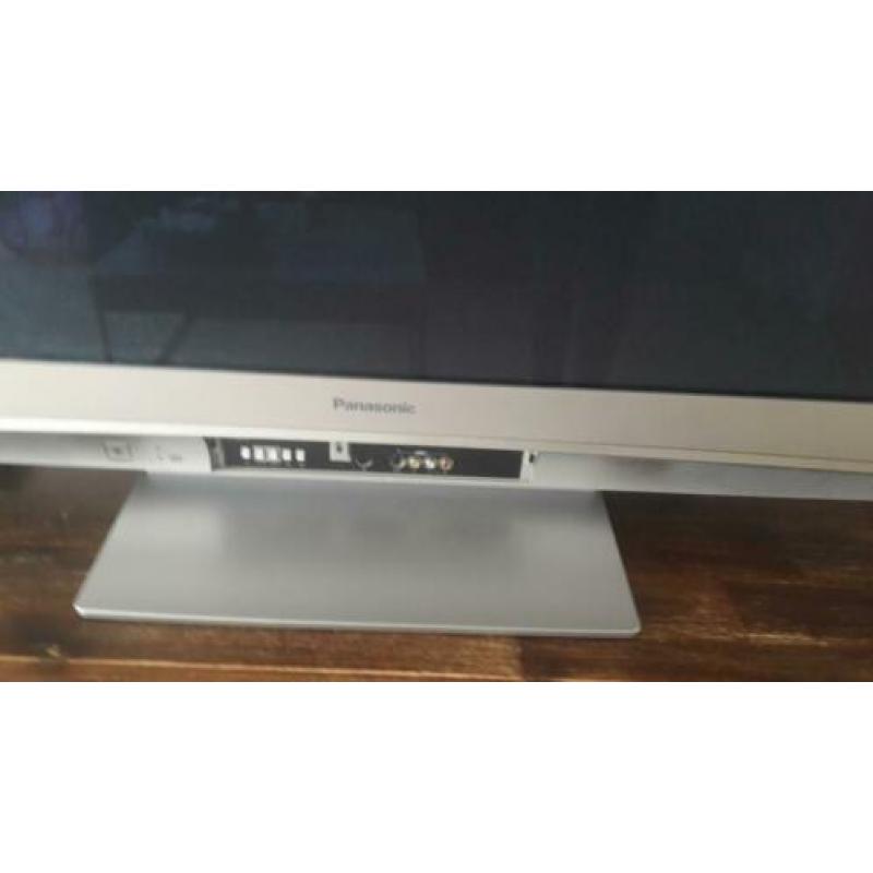 Panasonic TH-42PX8ES plasma TV. 42 inch/108 cm