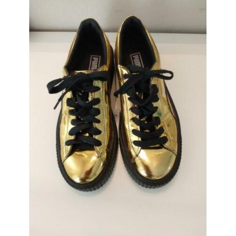 Goud kleurige Puma sneakers