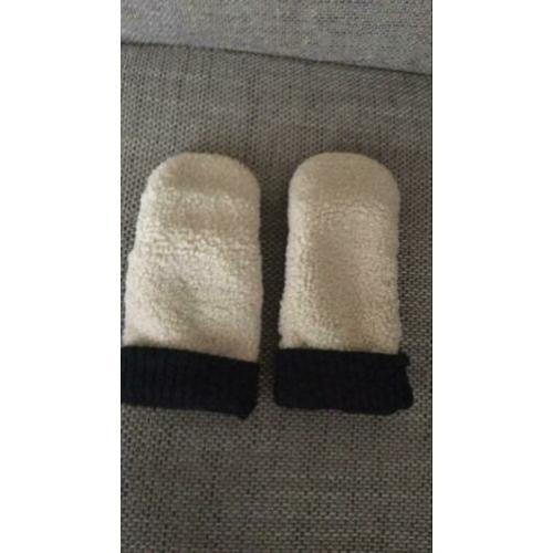 Lammy coat handschoenen Hema