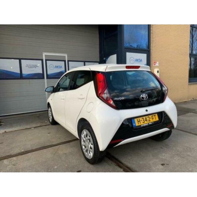 Toyota Aygo 1.0 VVT-i x-play Automaat | Led | *4005 km* | Ga