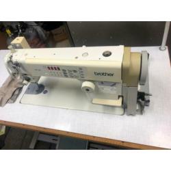 Industrie naaimachine brother f40 full automaat