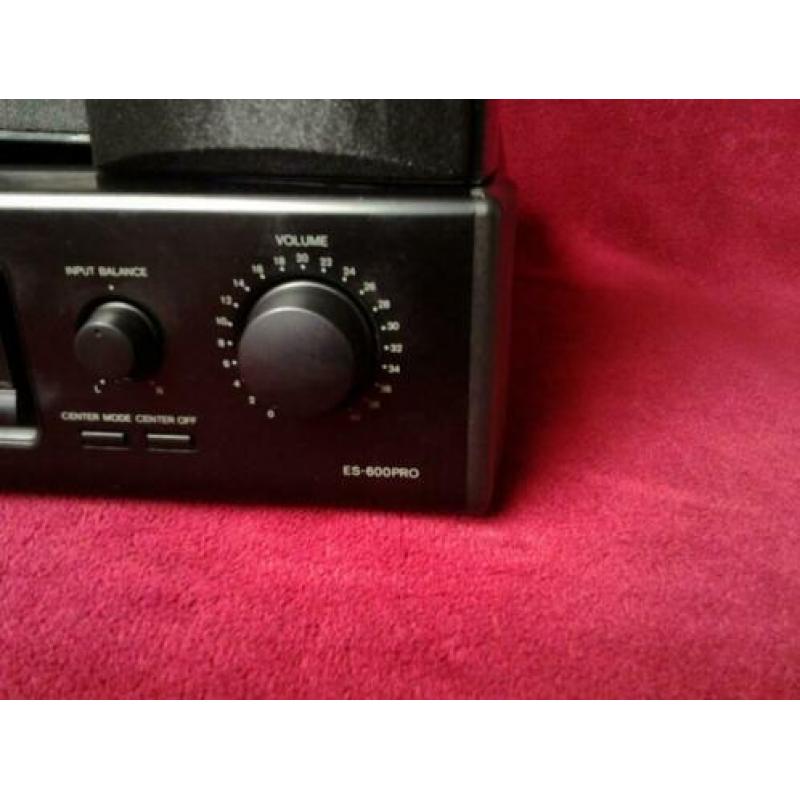 Onkyo surround versterker met sattelieten.