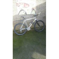 Batavus B1 cyber mountainbike atb mtb in nieuwstaat