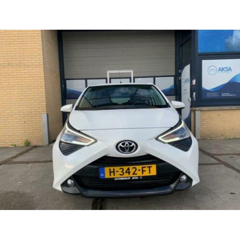 Toyota Aygo 1.0 VVT-i x-play Automaat | Led | *4005 km* | Ga