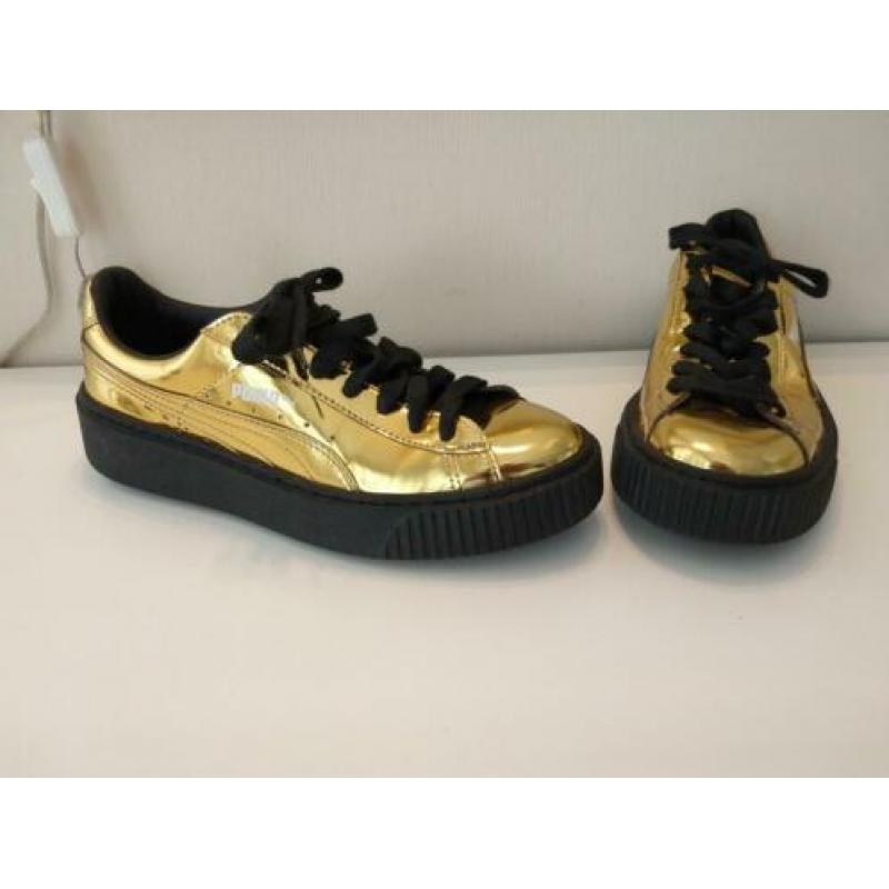 Goud kleurige Puma sneakers