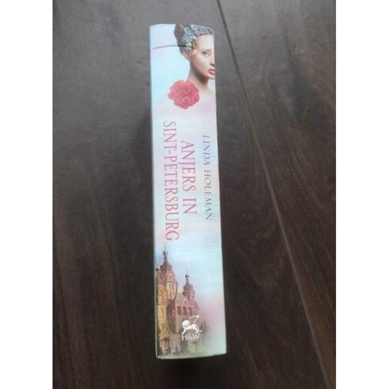 Anjers in Sint Petersburg Linda Holeman roman gebonden HC
