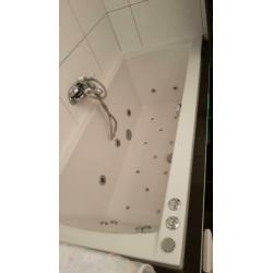 Douchecabine €200 & ligbad yetstream €400 prijs bespreekbaar