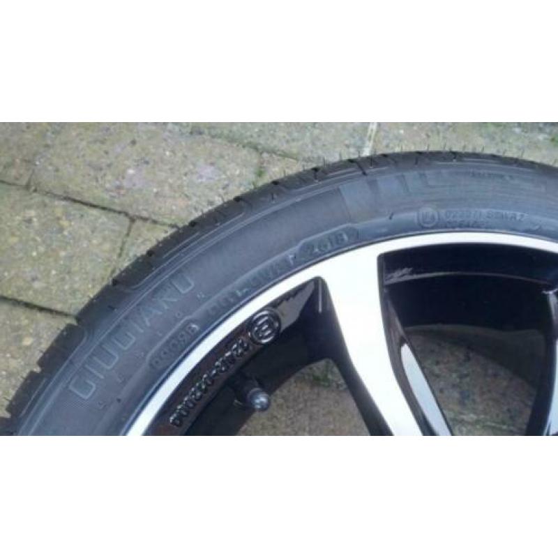 ZGAN Velgenset Kia Hyundai. 15 inch. Vredestein Sportrac.