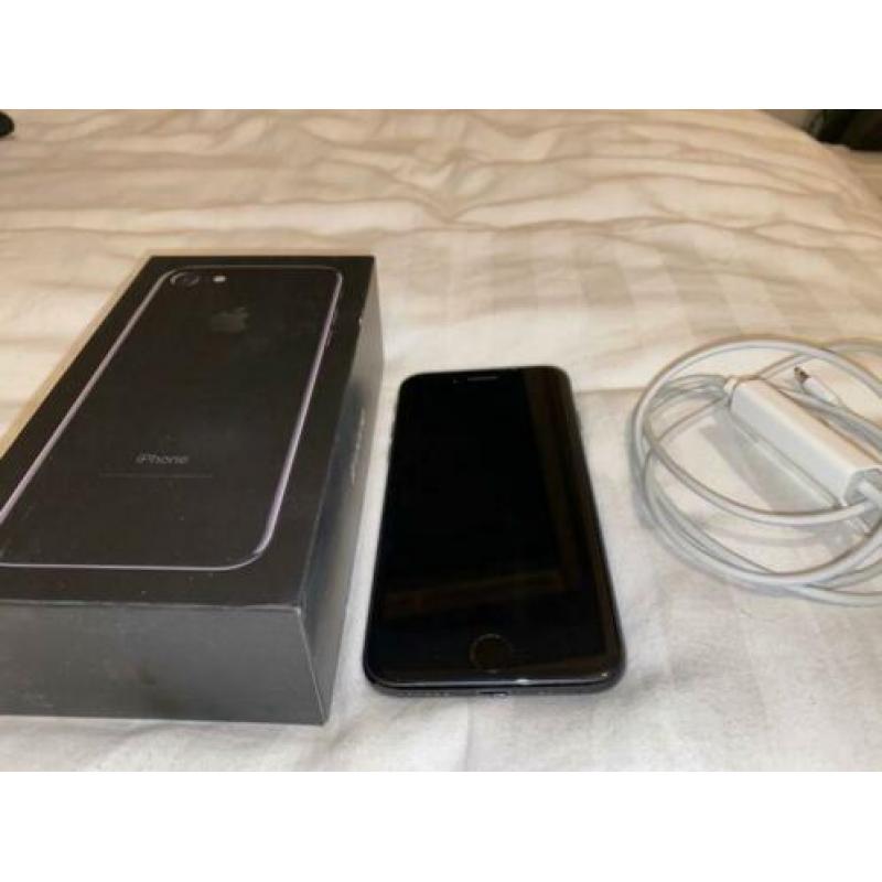 Nette Iphone 7 128GB zwart met doos