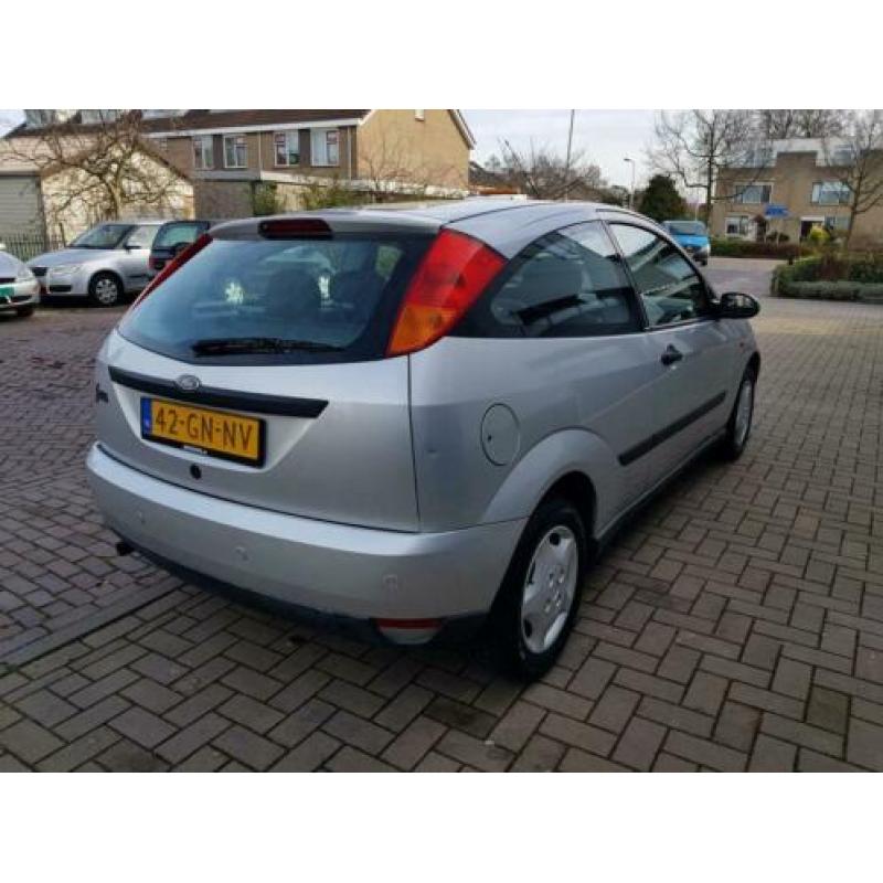 Ford Focus 1.6-16V Trend AUTOMAAT/NW APK/AIRCO