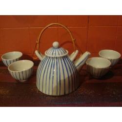 theepot met 4 mokjes