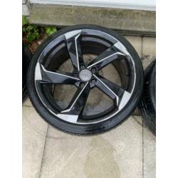 Set 19 inch zwarte prologue velgen met banden Audi VW