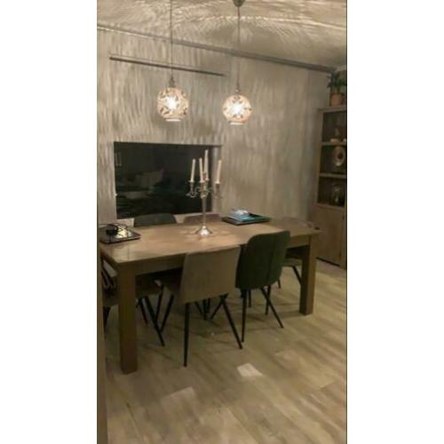 Nog nieuwe eettafel