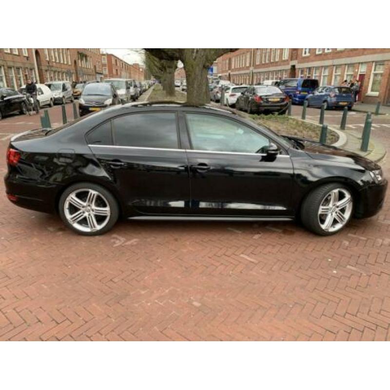 Volkswagen Jetta 1.4 TSI 110KW Hybrid Dsg7 2013 Zwart
