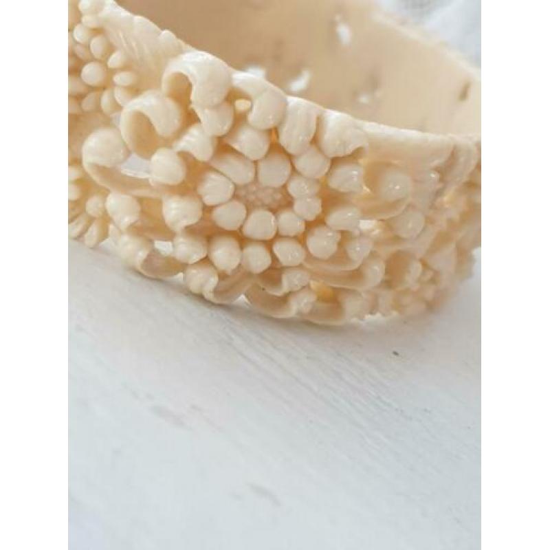 Antieke armband ivoor van voor 1947